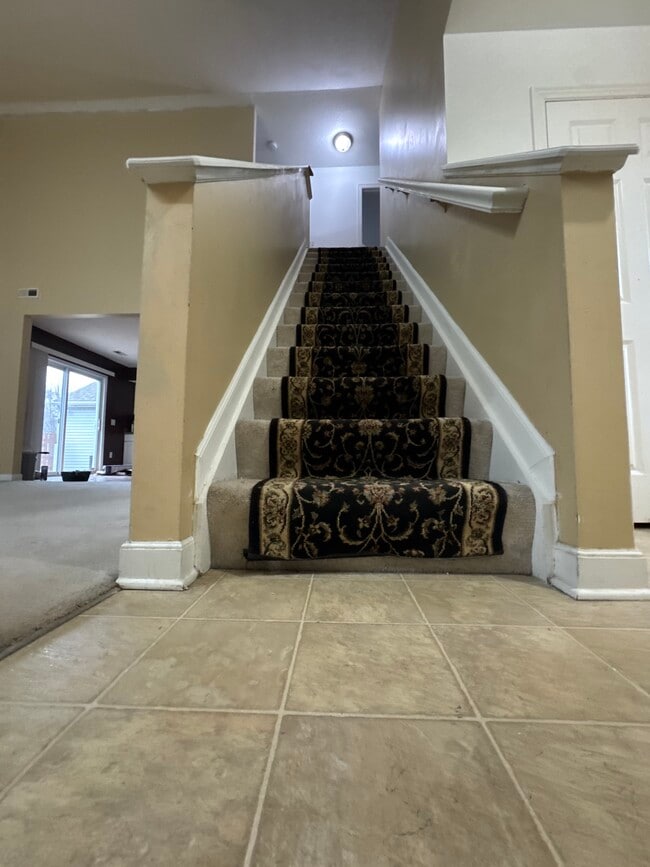 2395 Maple Hedge Way, Columbus, OH 43219 - photo 3