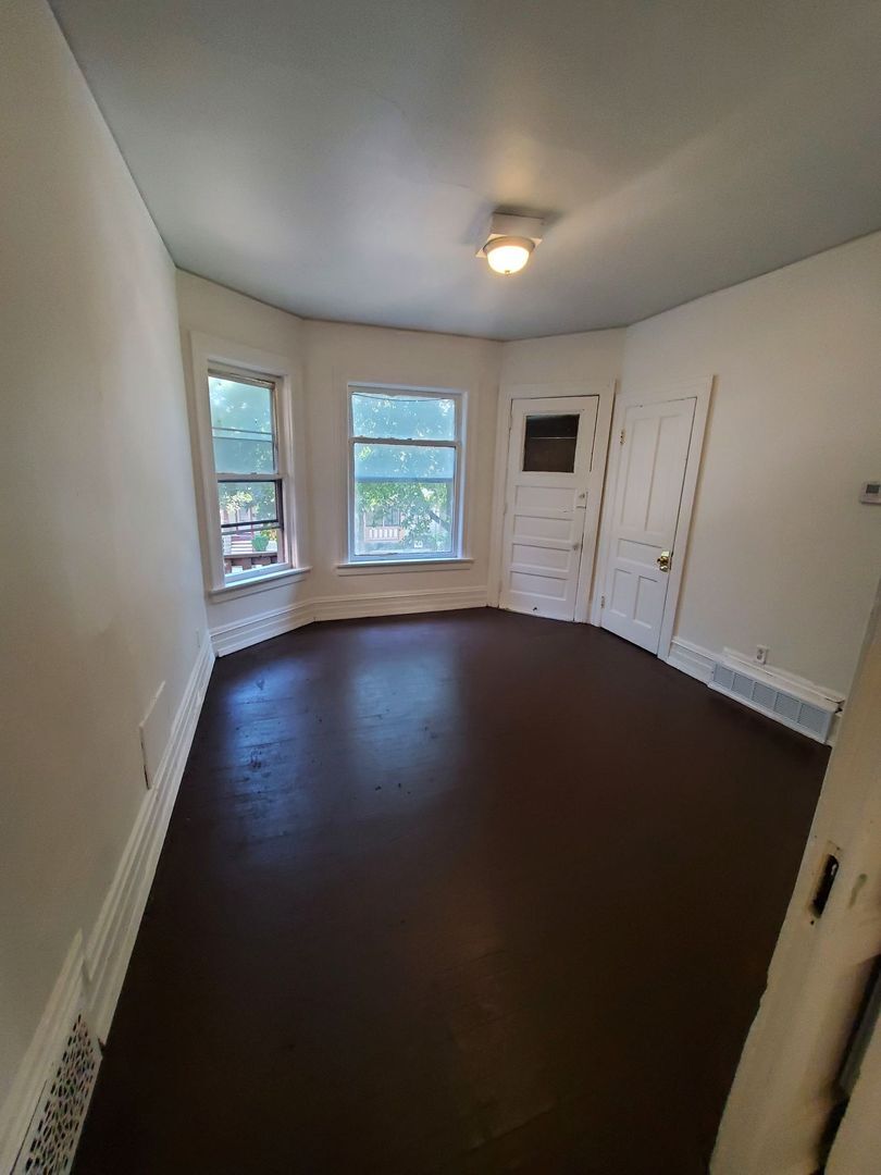 2458-2460 W Juneau Ave.