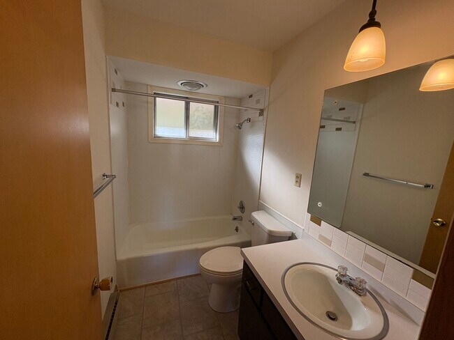 600 Marshall Ave, Mattoon, IL 61938 - photo 4