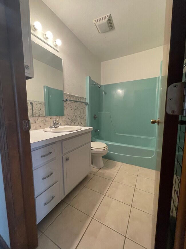 20427 W Clark Ave unit 7, Galesville, WI 54630 - photo 6