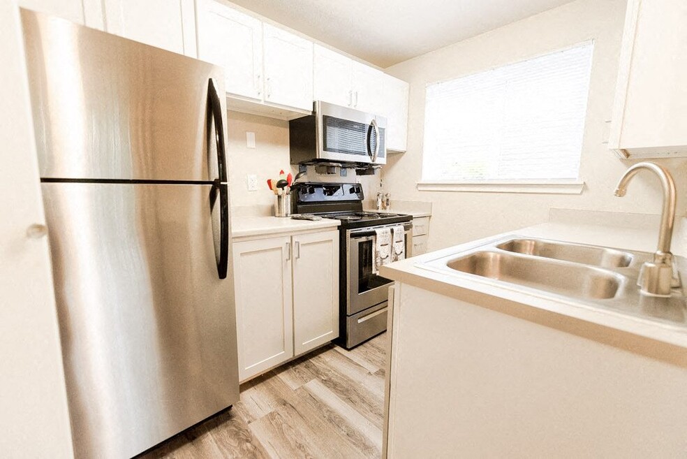 Puyallup Apartments - Cambridge on Seventh Apartments - Kitchen