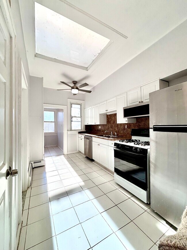 26 Sterling Place unit 4, Edgewater, NJ 07020 - photo 7