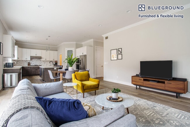 263 E Hedding St, San Jose, CA 95112 - photo 2