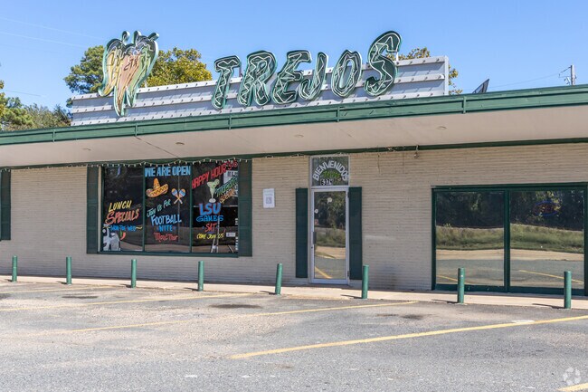 There's good foor and friendly service at Trejo's