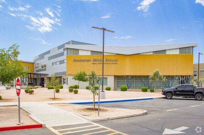 Sossaman Middle School is a public school that serves students in Queen Creek, AZ.