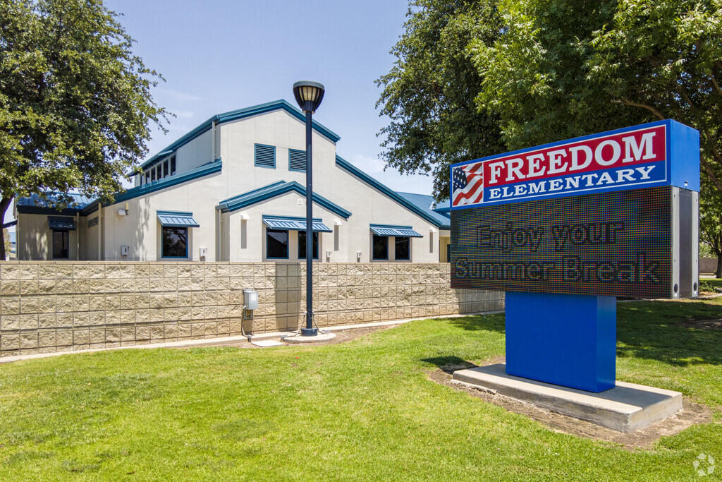 The entrance to Freedom Elementary School in Clovis welcomes students and their parents.