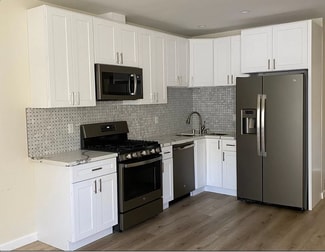 6924 Encino Ave, Van Nuys, CA 91406