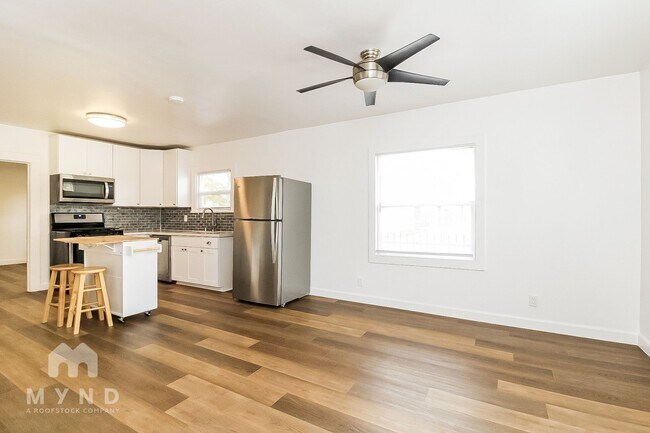 702 Dixieanne Ave, Sacramento, CA 95815 - photo 6