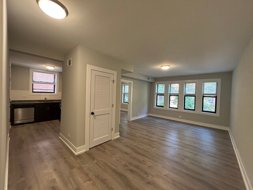 1128 Maple Ave unit 3B, Evanston, IL 60202 - photo 1