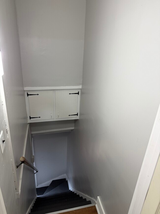 15 Essex St unit 2nd floor, Dover, NH 03820 - photo 5