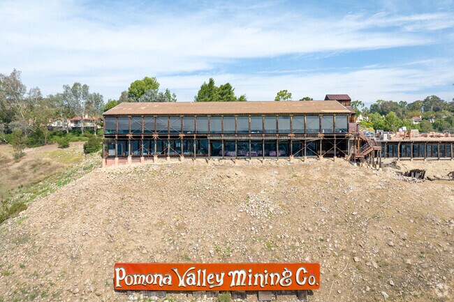 Pomona Valley Mining Co. offers hearty meals and scenic views in Pomona Valley.