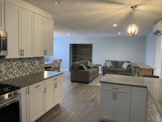 409 31st St Unit 1, Vienna, WV 26105