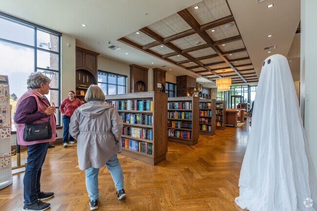 Kindred attracts lots of people to the West Prairie neighborhood.