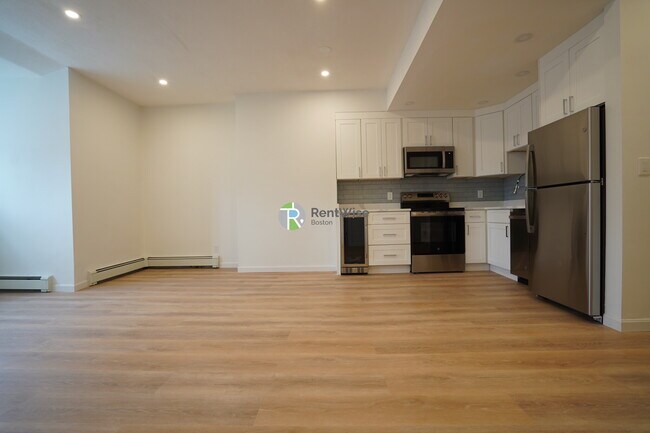 521 Massachusetts Ave unit 5, Boston, MA 02118 - photo 5