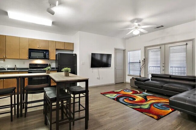 302 E 30th St unit 2, Austin, TX 78705 - photo 5