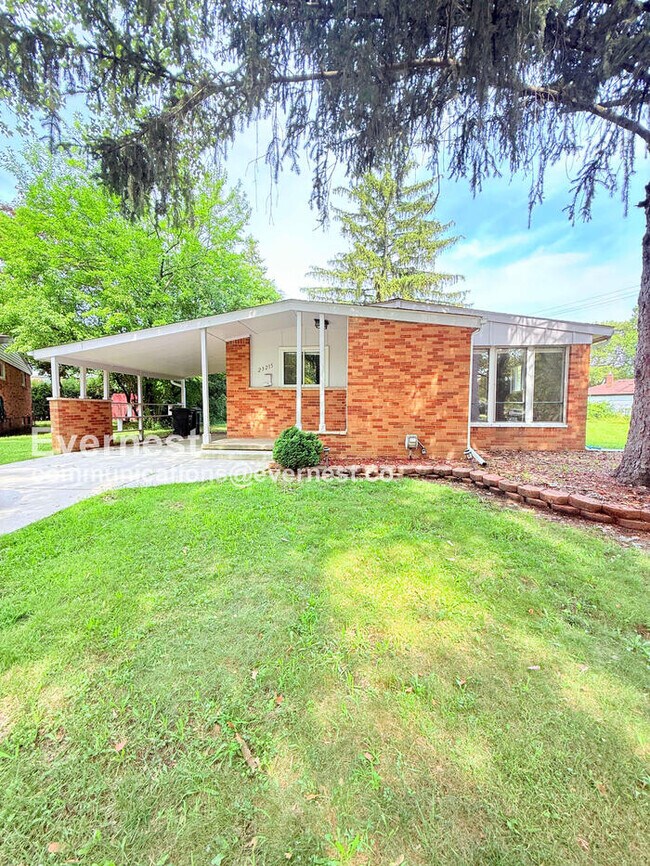 23215 Berkley St, Oak Park, MI 48237