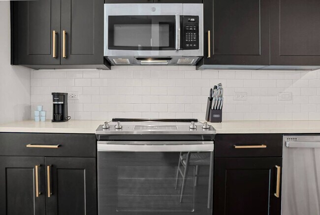 1116 Gramercy Ln unit ID1312611P, Tampa, FL 33607 - photo 4