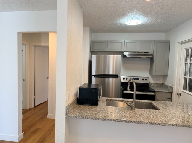 10111 Golden Meadow Dr unit F, Austin, TX 78758 - photo 6