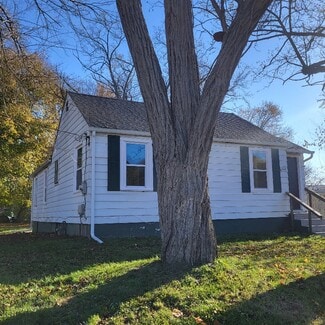 1322 E Napier Ave, Benton Harbor, MI 49022