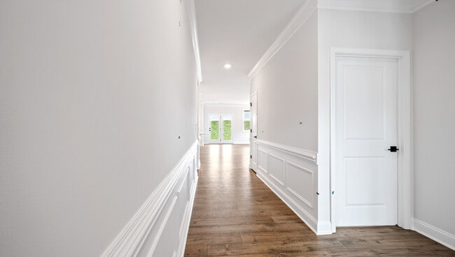 1911 Crumhorn Ave, Boiling Springs, SC 29316 - photo 2