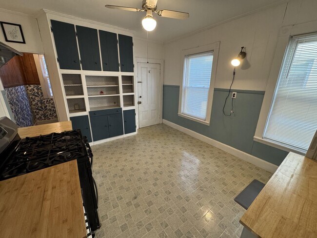 377 Highland Ave unit 377 Highland Ave, Somerville, MA 02144 - photo 6