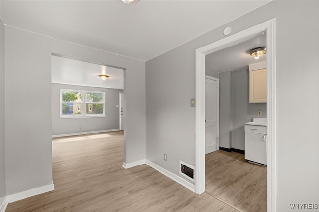 714 Taunton Place, Buffalo, NY 14214 - photo 4