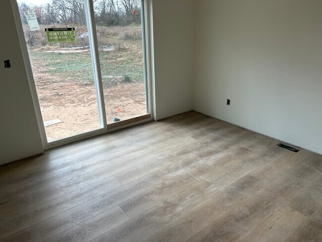 1506 W Meadowmere St, Springfield, MO 65807 - photo 7