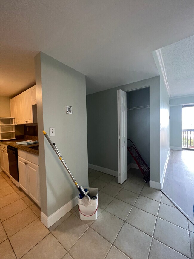 15 North Beacon unit 420, Boston, MA 02134 - photo 4