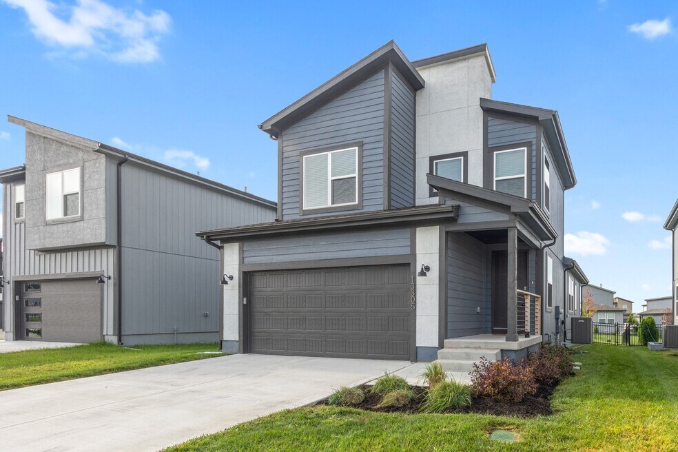 13305 W 180th St, Stilwell, KS 66013 - photo 1