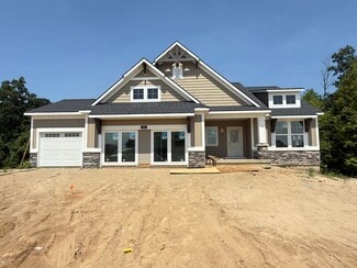 3105 Hollace Dr, Jenison, MI 49428