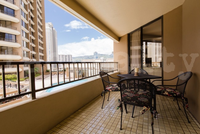 Discovery Bay Center unit 3318, Honolulu, HI 96815 - photo 5