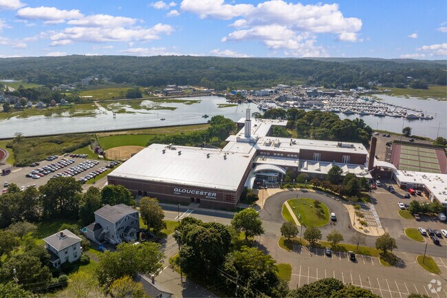 Gloucester High School gets an overall grade of B on Niche.