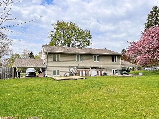 5722 Ridgeway Dr Haslett MI 48840 - 5722 Ridgeway Dr Haslett Mi Buildingphoto 2 