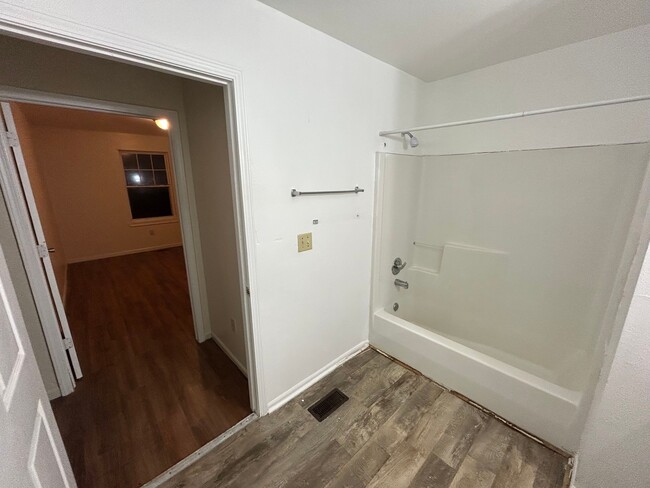 608 Hope St, Lima, OH 45804 - photo 4