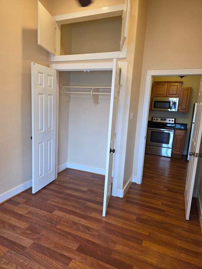 1017 11th St unit 2, Galveston, TX 77550 - photo 5