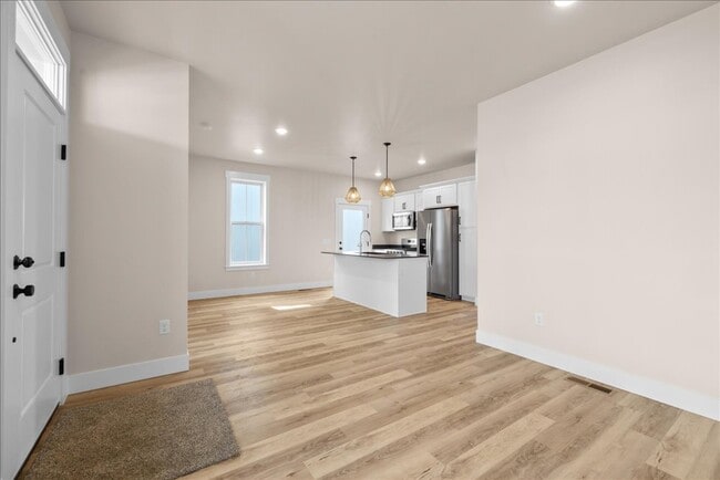 1844 St Peter Ln, Billings, MT 59101 - photo 2