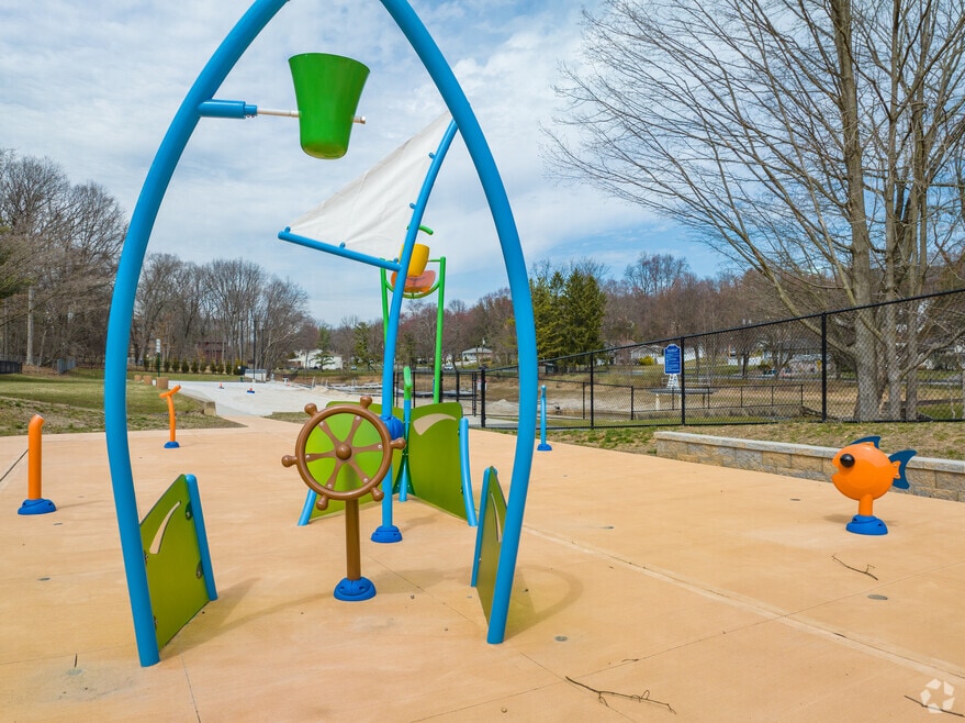 14 Charlotte Terrace, Wayne, NJ 07470