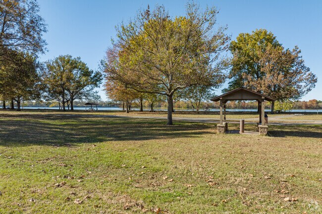 Scott is home to Willow Beach Recreation Area and Campground.
