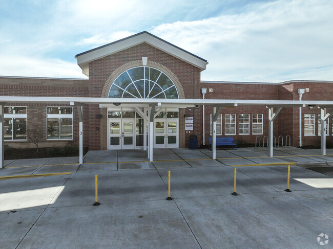 The entrance to Royal Oaks Elementary School in Kannapolis.