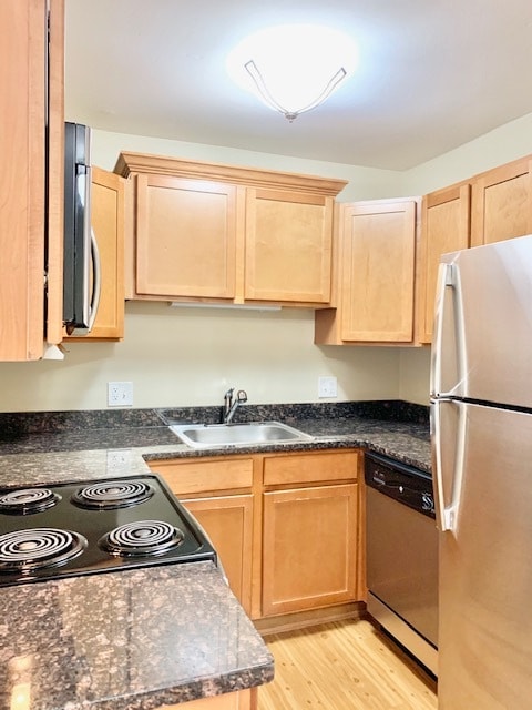 2400 Parmenter Blvd, Royal Oak, MI 48073