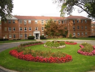 13797 Cedar Rd Unit 201, South Euclid, OH 44118