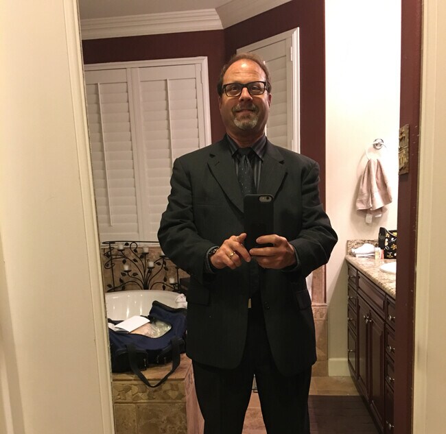 Agent Photo