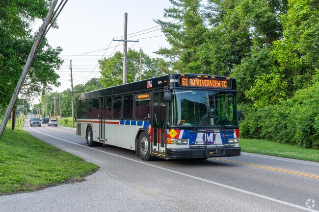 Hop on one of the St. Louis Metro Buses to commute along Bellefontaine Road.