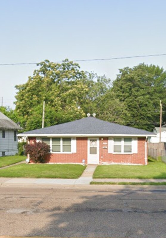2902-2904 W Main St Unit 2904 W Main, Belleville, IL 62226