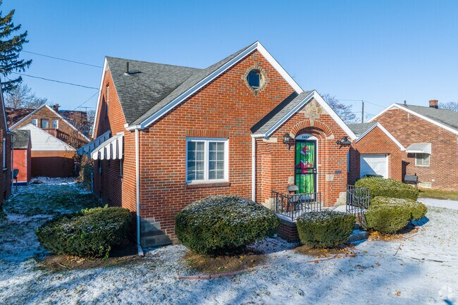 Lagrange is full of older, smaller brick cottages.
