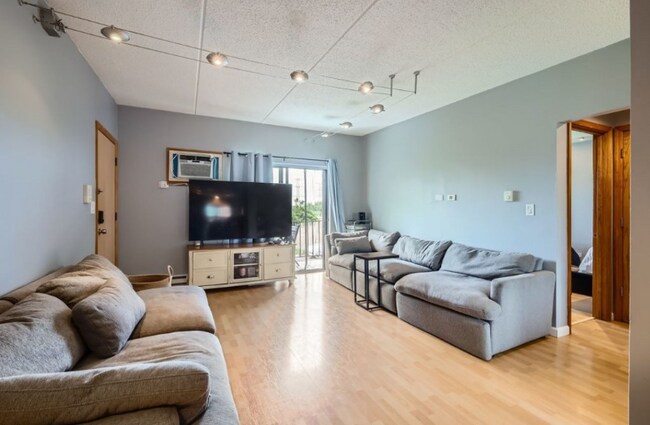 953 N Rohlwing Rd unit 201a Unit 201a, Addison, IL 60101 - photo 3