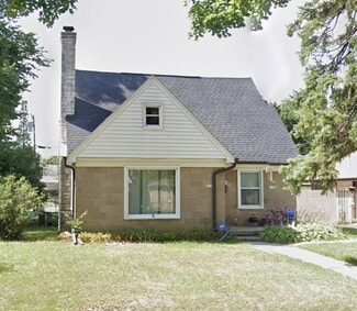 4619 N 69th St, Milwaukee, WI 53218
