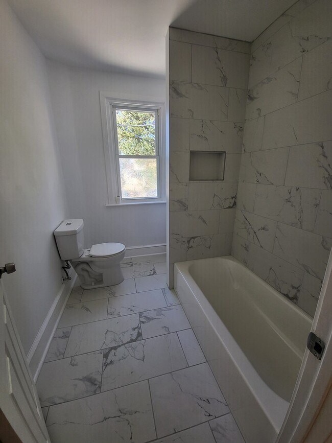 6643 Chew Ave unit 2nd Floor Apt., Philadelphia, PA 19119 - photo 2