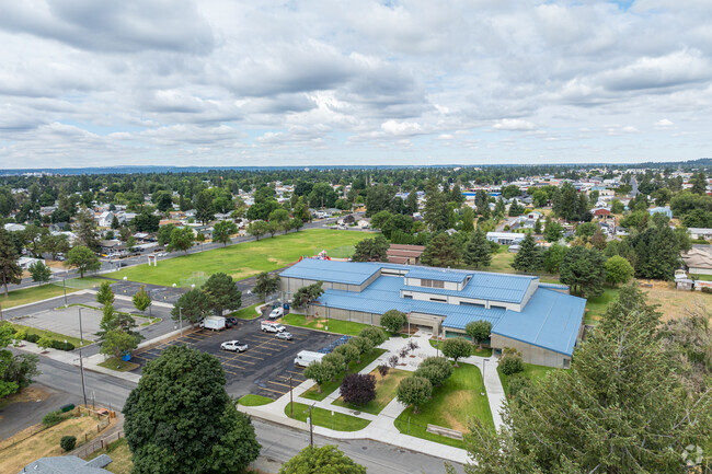 Arlington Elementary is located a few blocks away from a local park.