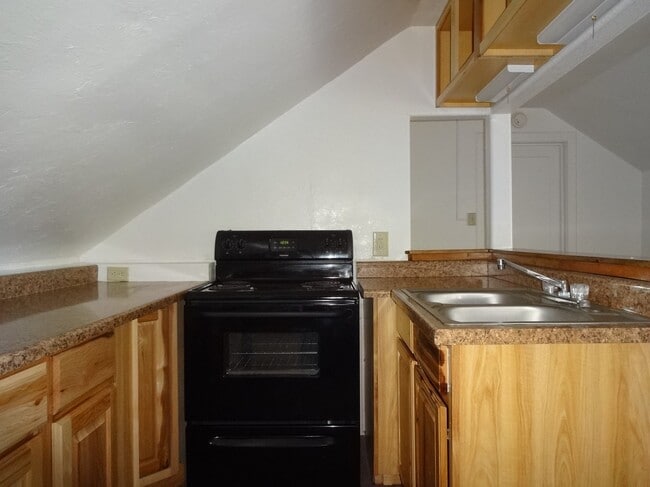 473-455 Johnstonville Rd unit . B, Susanville, CA 96130 - photo 4